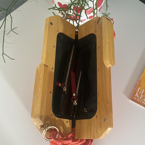 Beautiful orange clutch/bag - Picture 3 of 6